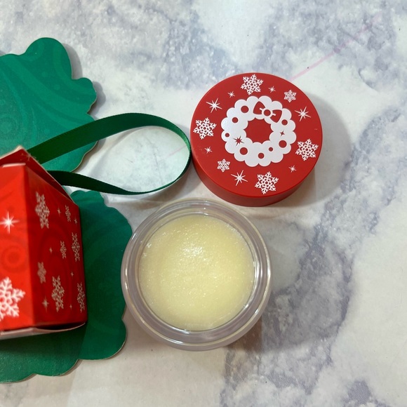 Rudolph the Red Nosed Reindeer x Colourpop Rudolph Lippie Scrub - Picture 2 of 4